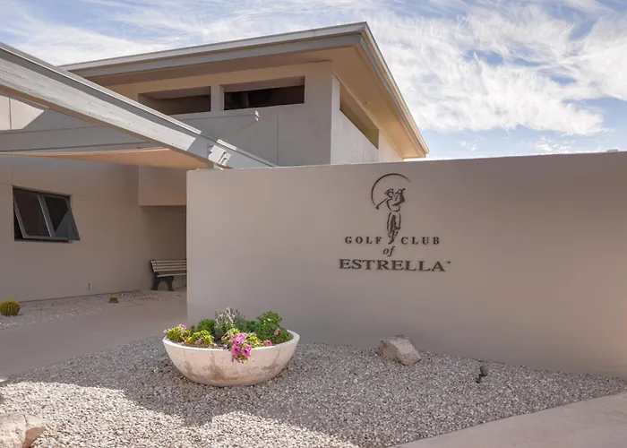 Family Getaway W/ Outdoor Oasis In Goodyear!