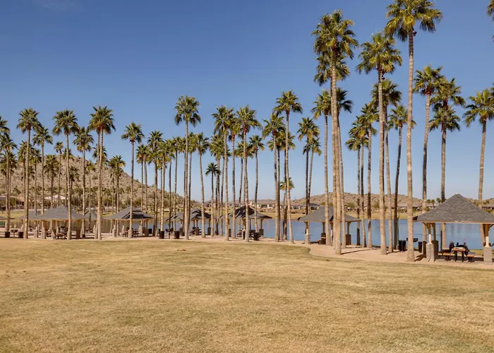 Family Getaway W/ Outdoor Oasis In Goodyear!
