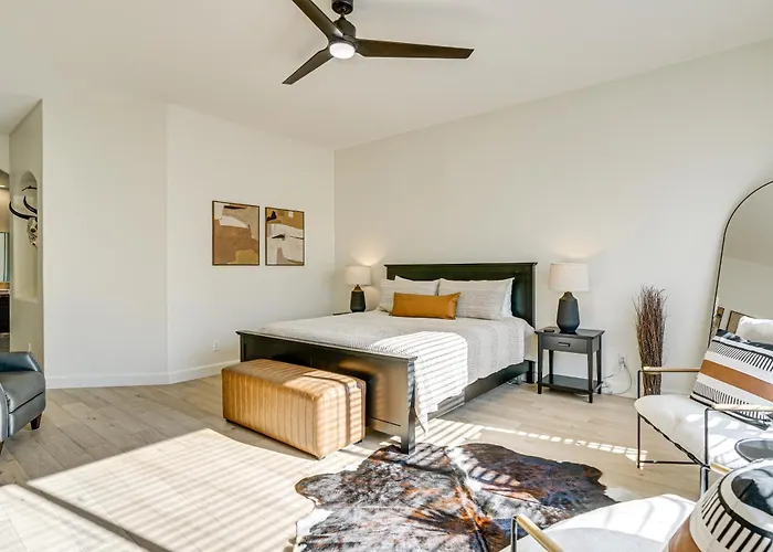 Family Getaway W/ Outdoor Oasis In Goodyear! * Goodyear