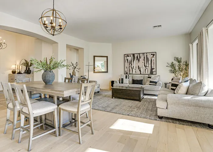 Holiday home Family Getaway W/ Outdoor Oasis In Goodyear! *