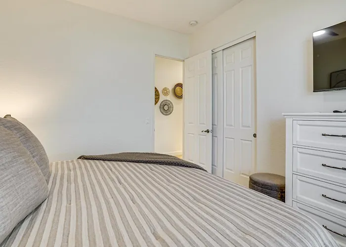 Holiday home Family Getaway W/ Outdoor Oasis In Goodyear! Goodyear