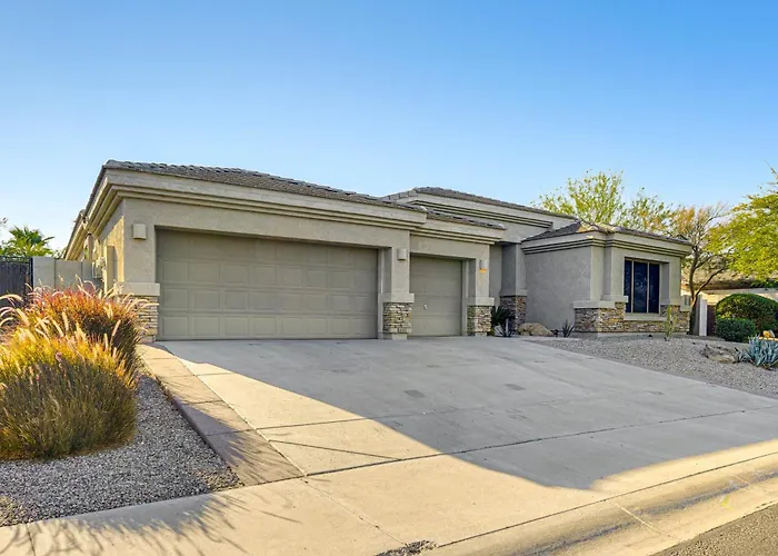 Holiday home Family Getaway W/ Outdoor Oasis In Goodyear! Goodyear